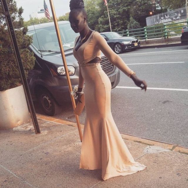 Найбільш темношкіра модель світу підкорила мережу - фото 106346