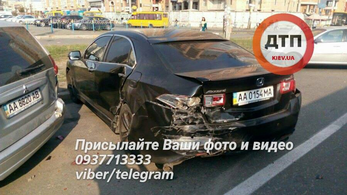 Водій Chevrolet розбив 5 автомобілів у Києві - фото 1