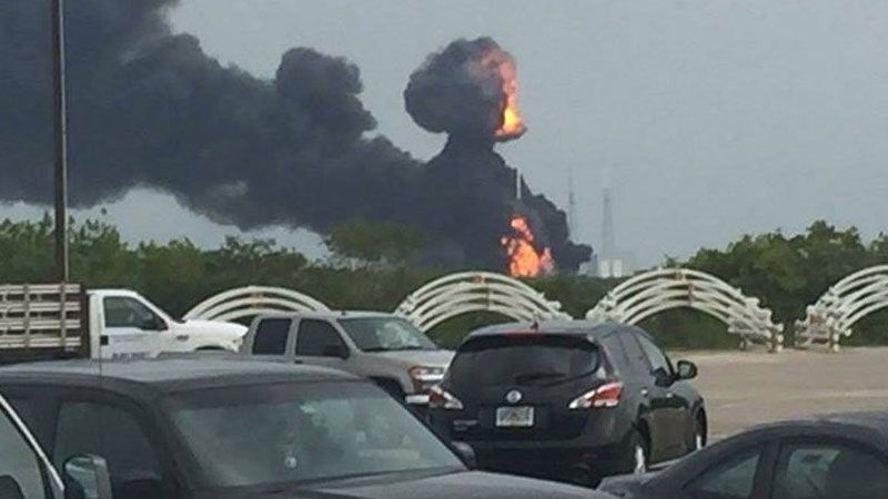 Ракета Falcon 9 вибухнула під час випробувань