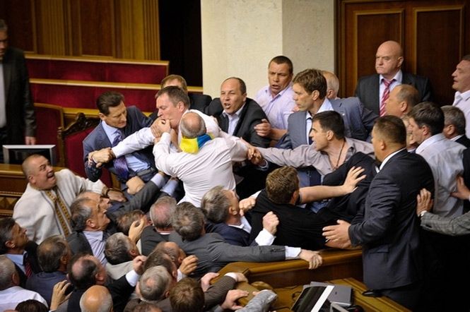 Українські депутати потрапили у кліп Moby - фото 1