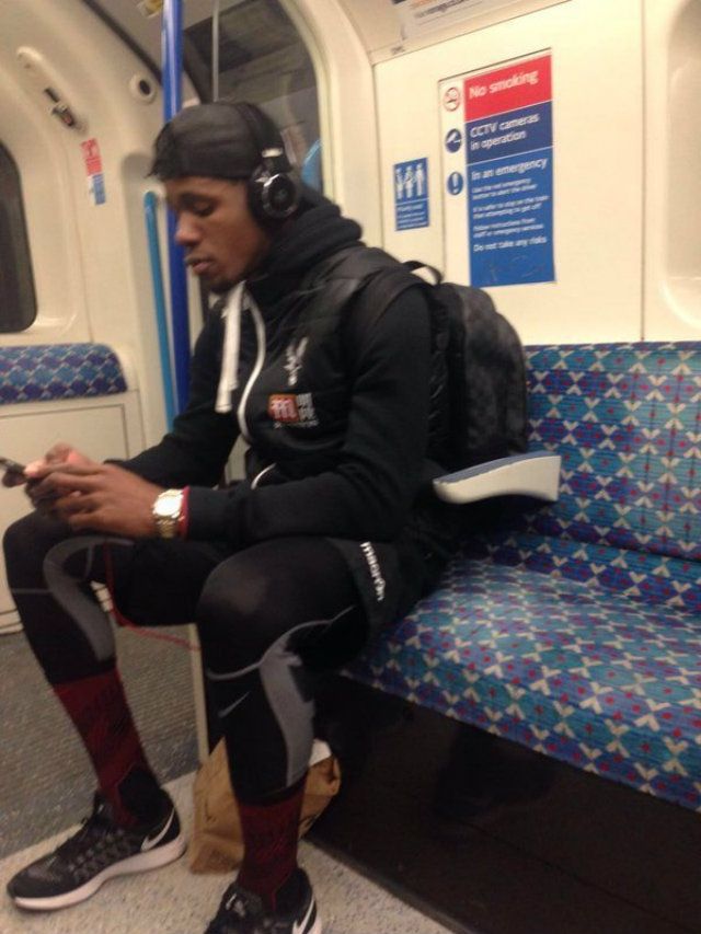 Як зірки футболу їздять у громадському транспорті- фото 104492