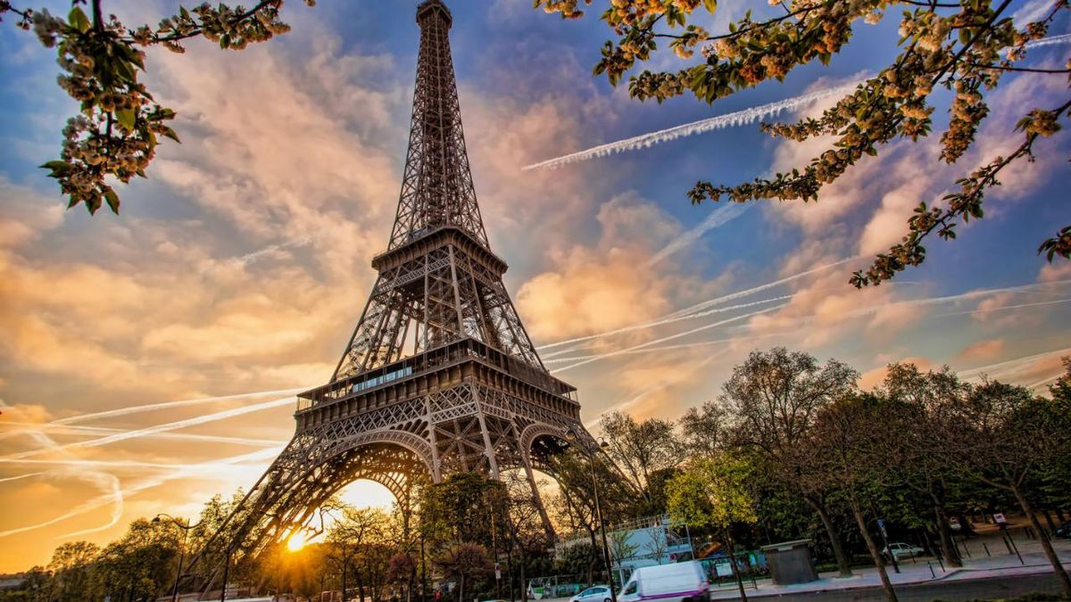 Париж відкриє спеціальний парк для нудистів - фото 1