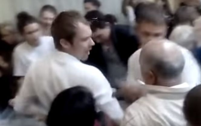 Як росіяни билися за безкоштовне морозиво: епічне відео