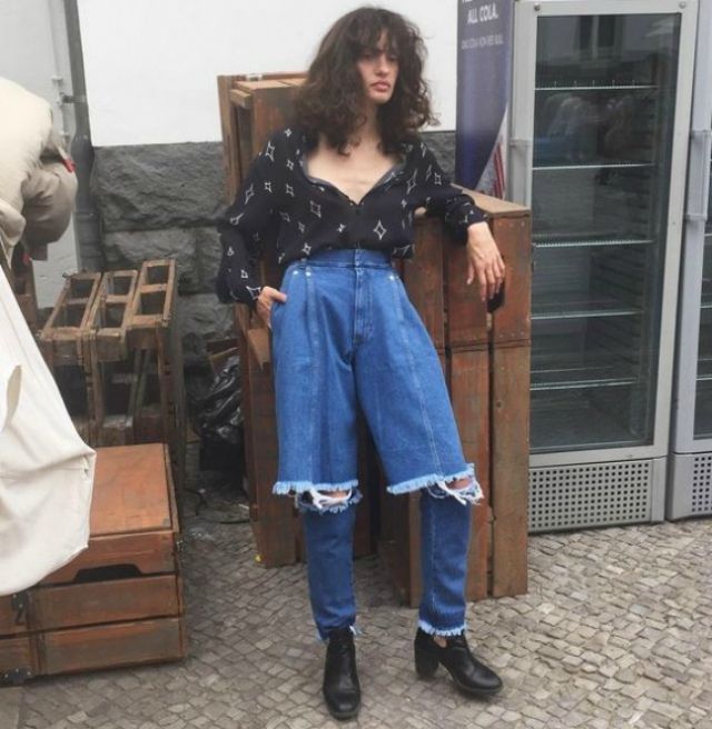 Vogue назвав хітом джинси від українського дизайнера
 - фото 101333