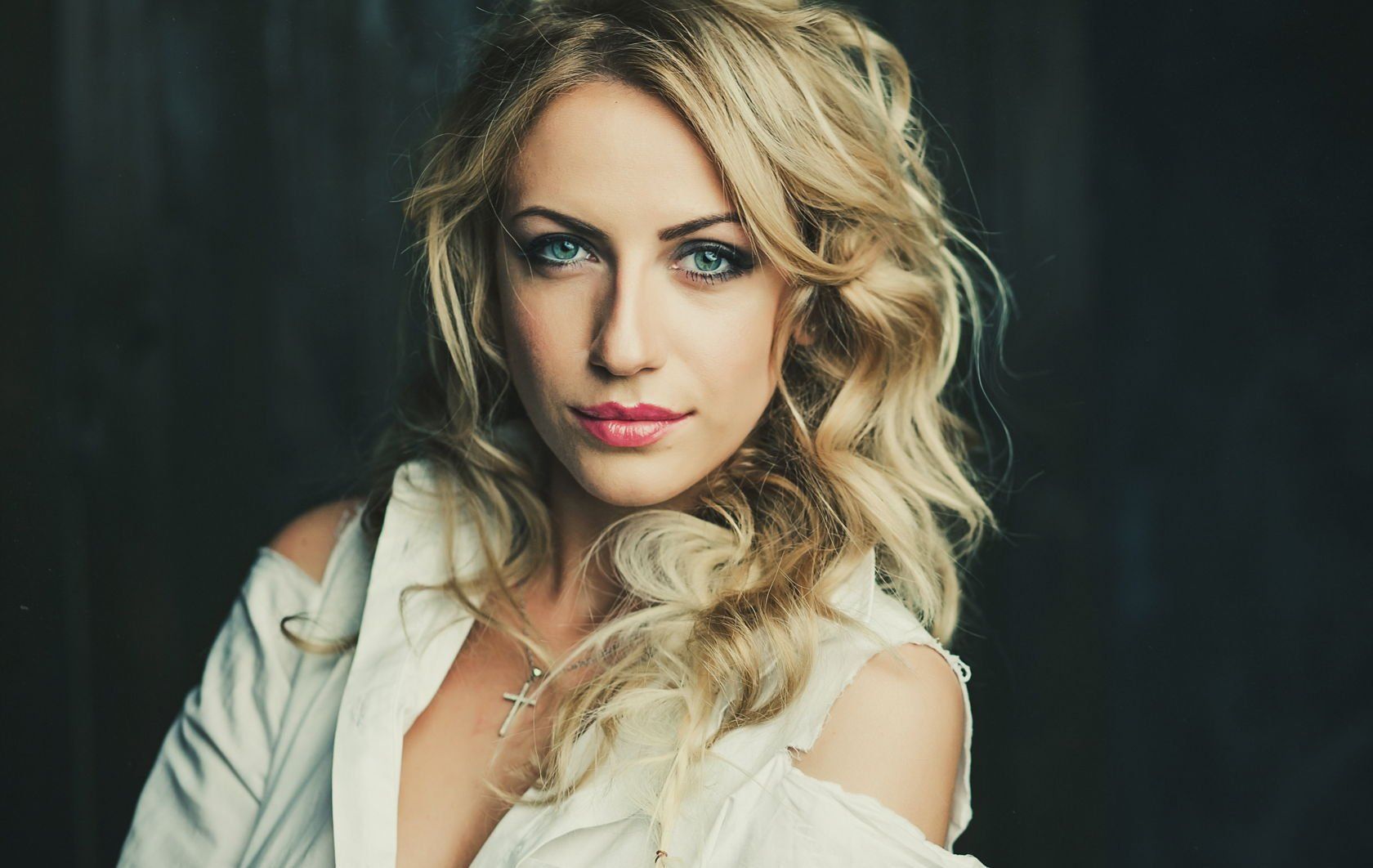 Екс-ведуча "Орел і Решка" змінилася до невпізнання