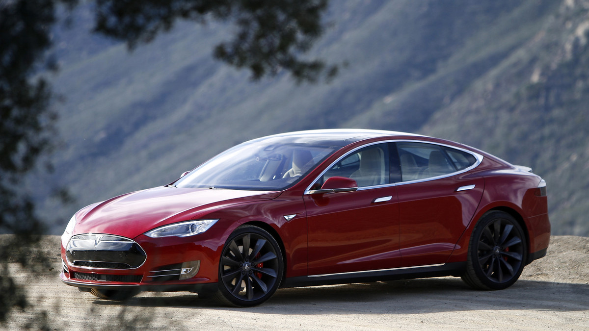 У Норвегії власники авто подали в суд на Tesla - фото 1