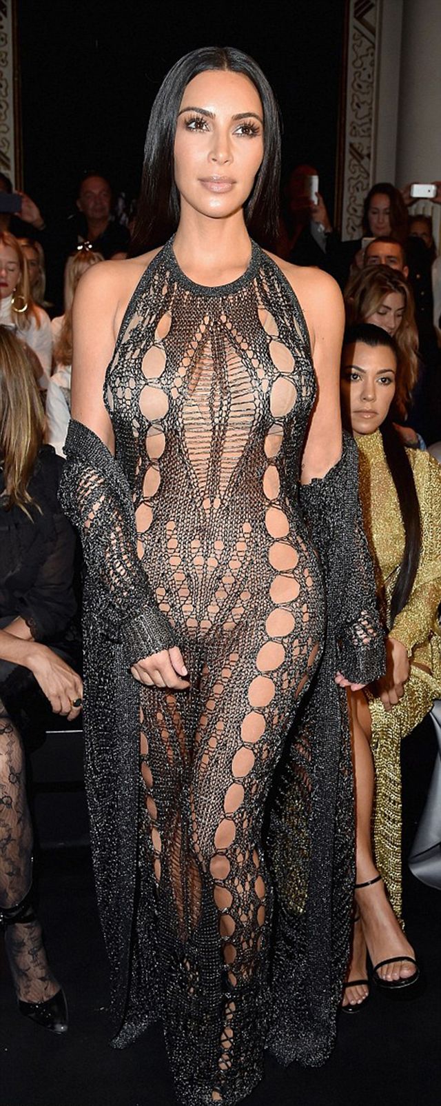 Пікантний образ Кардашьян - фото 107003