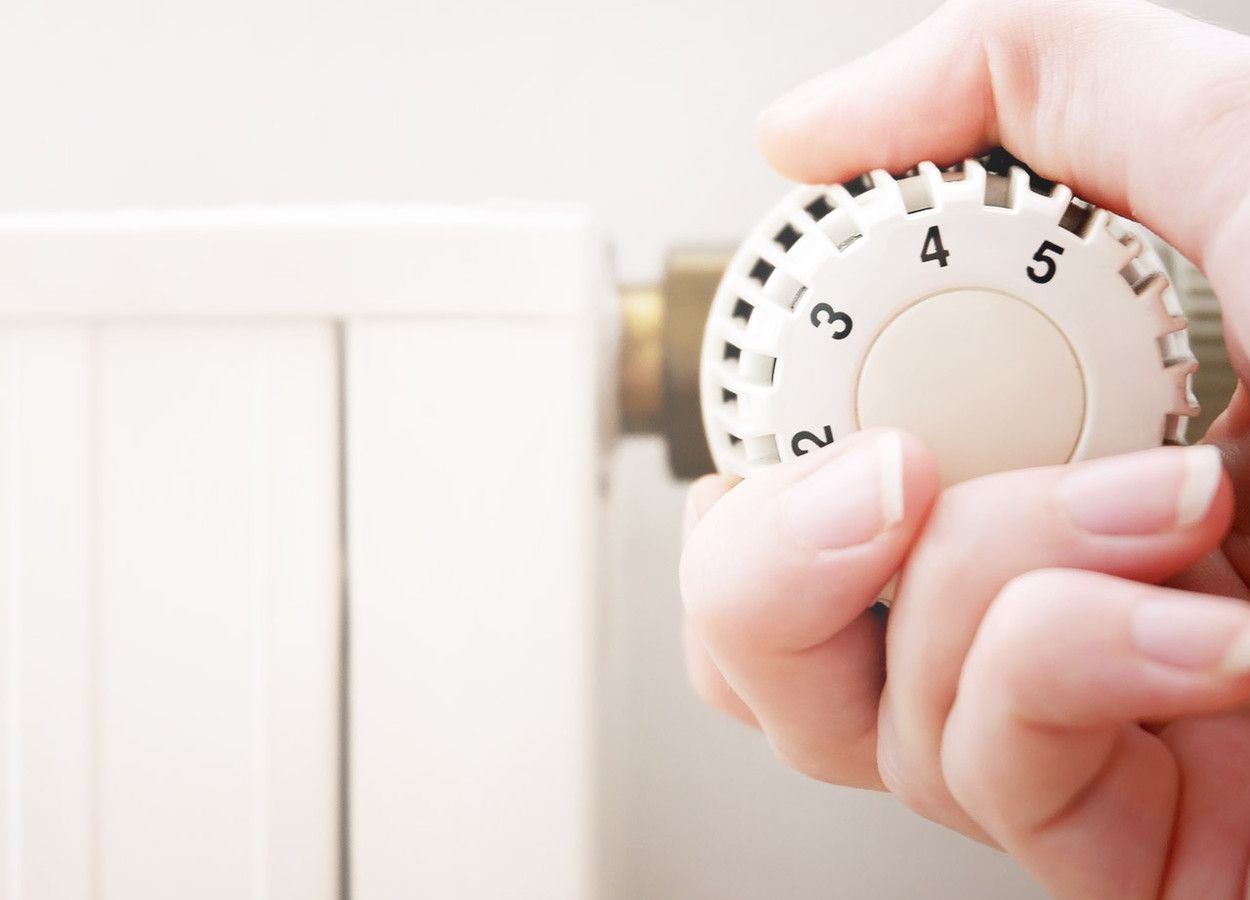 Скільки коштуватиме комуналка взимку: цифри, що шокують