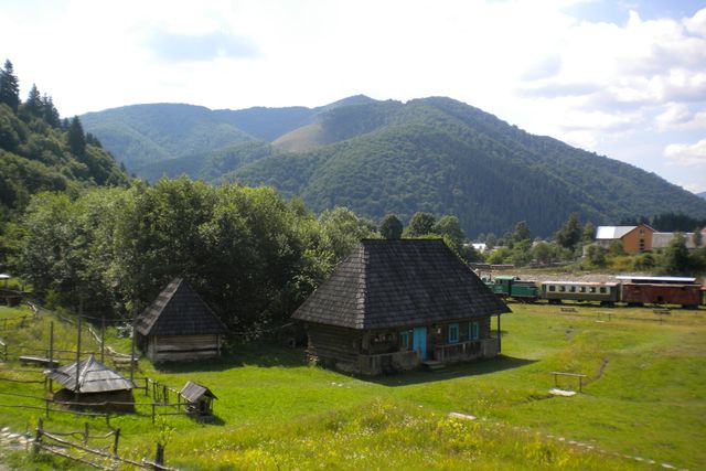 Унікальні та невідомі: ТОП-10 природних див України - фото 103383