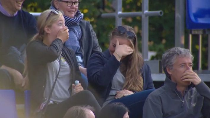 Як уболівальниці ділилися інтимними фантазіями на стадіоні: курйозне відео