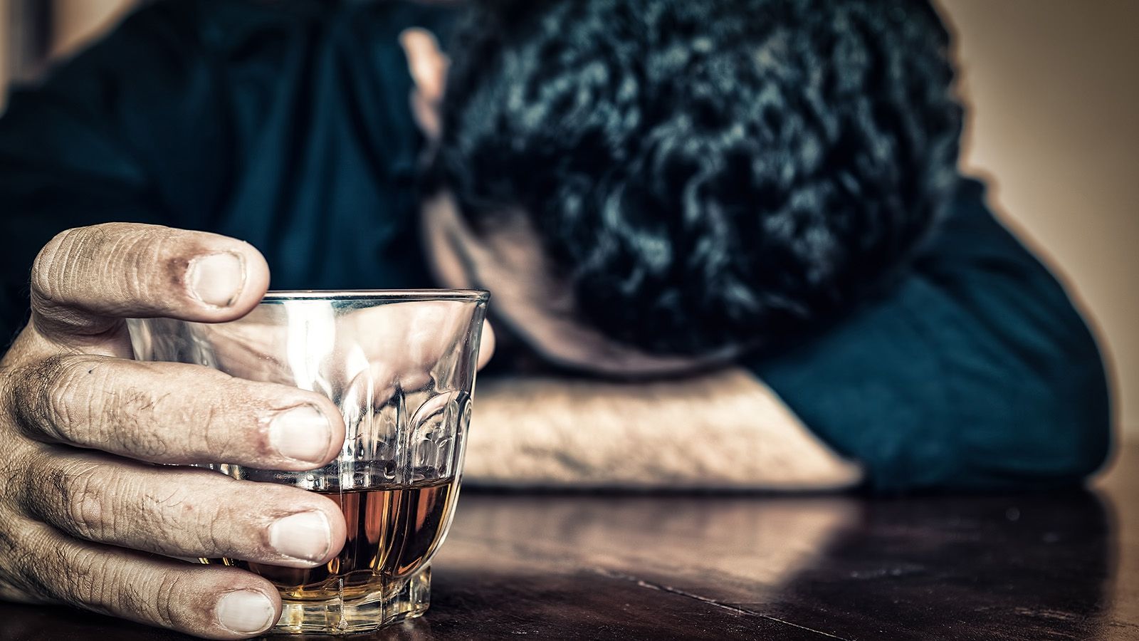 Зареєстровано 19 випадків отруєння алкоголем - фото 1