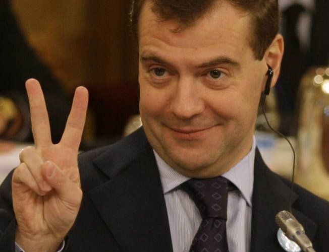 Медведєв видалив твіт з визнанням, що Крим не повністю російський