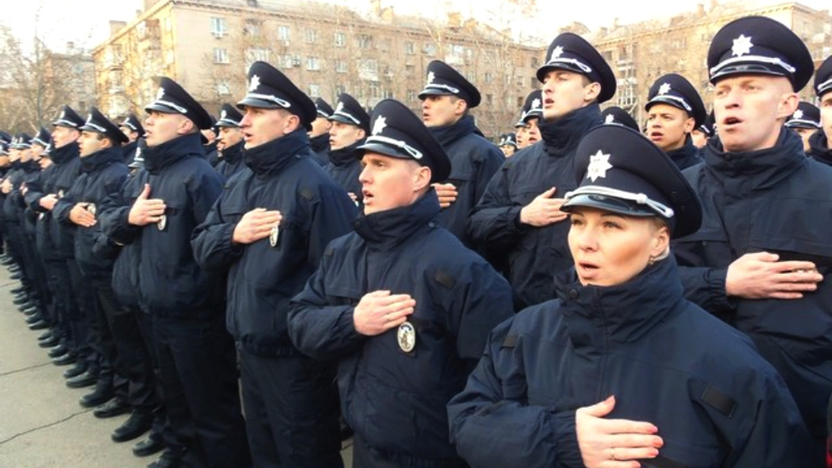 Японія вберегла українських поліцейських від холоду - фото 1
