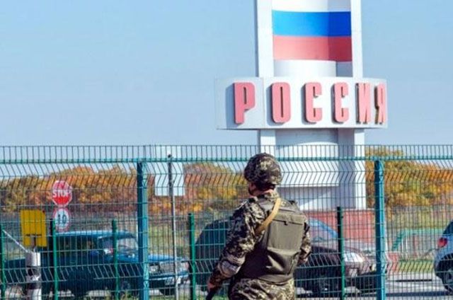 Клімкін закликає українців утриматись від поїздок у Росію