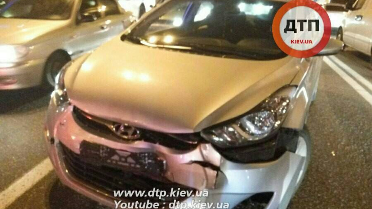 ДТП у Києві: П'яний водій влаштував подвійну аварію - фото 1