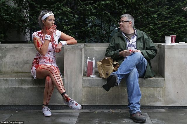 Тисячі ходячих мерців бродили у Лондоні
 - фото 109582