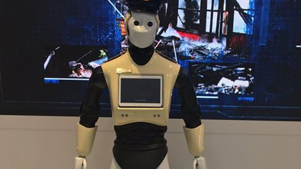 Перший робот-поліцейський почне працювати у 2017 році - фото 1