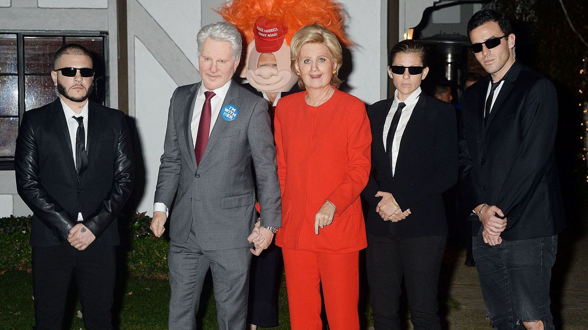 Не грудьми єдиними: Кеті Перрі стала клоном Гілларі Клінтон - фото 1