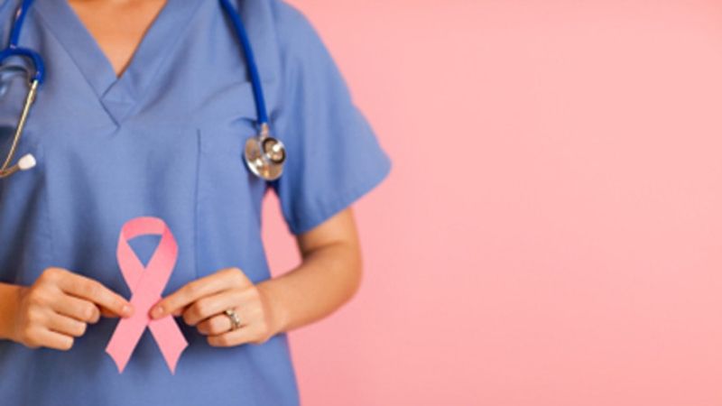 Хвороба, що косить українських жінок: що треба знати про рак грудей
