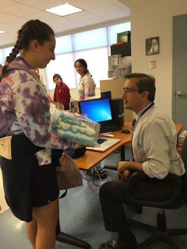 Студентка зворушила викладача своїм вибаченням - фото 107398