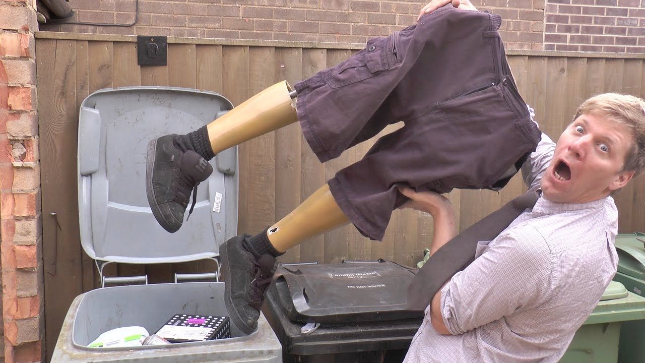 Британець створив робота для трамбування сміття - фото 1