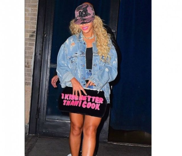 Співачка вибрала сумку від українського бренду - фото 108233