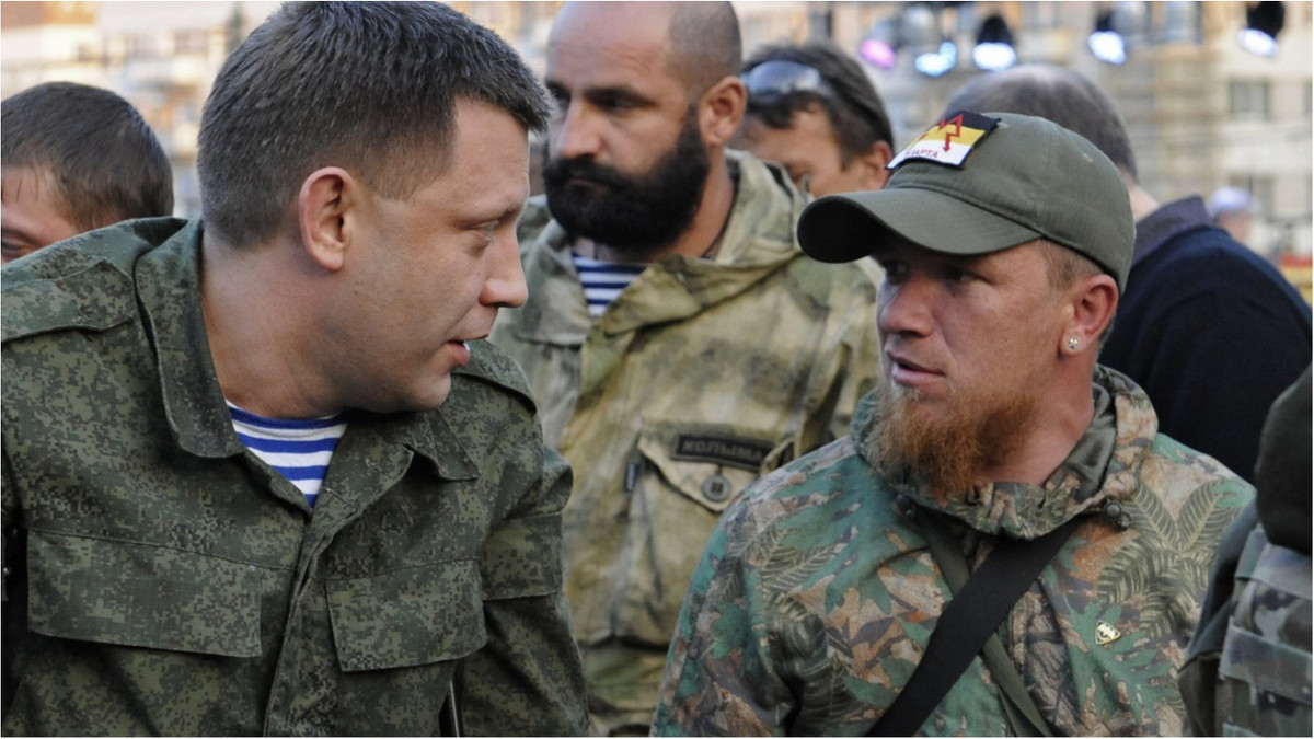 Ватажок "ДНР" Олександр Захарченко (ліворуч) із терористом Моторолою - фото 1