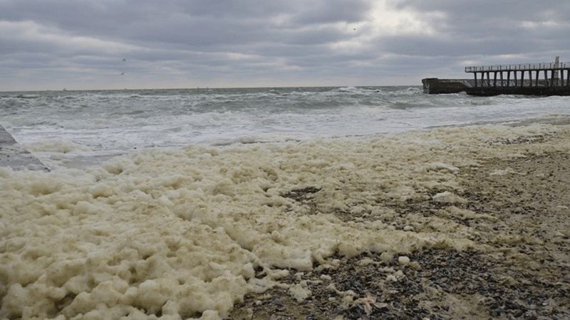 На Одесу насувається шторм: моторошне відео