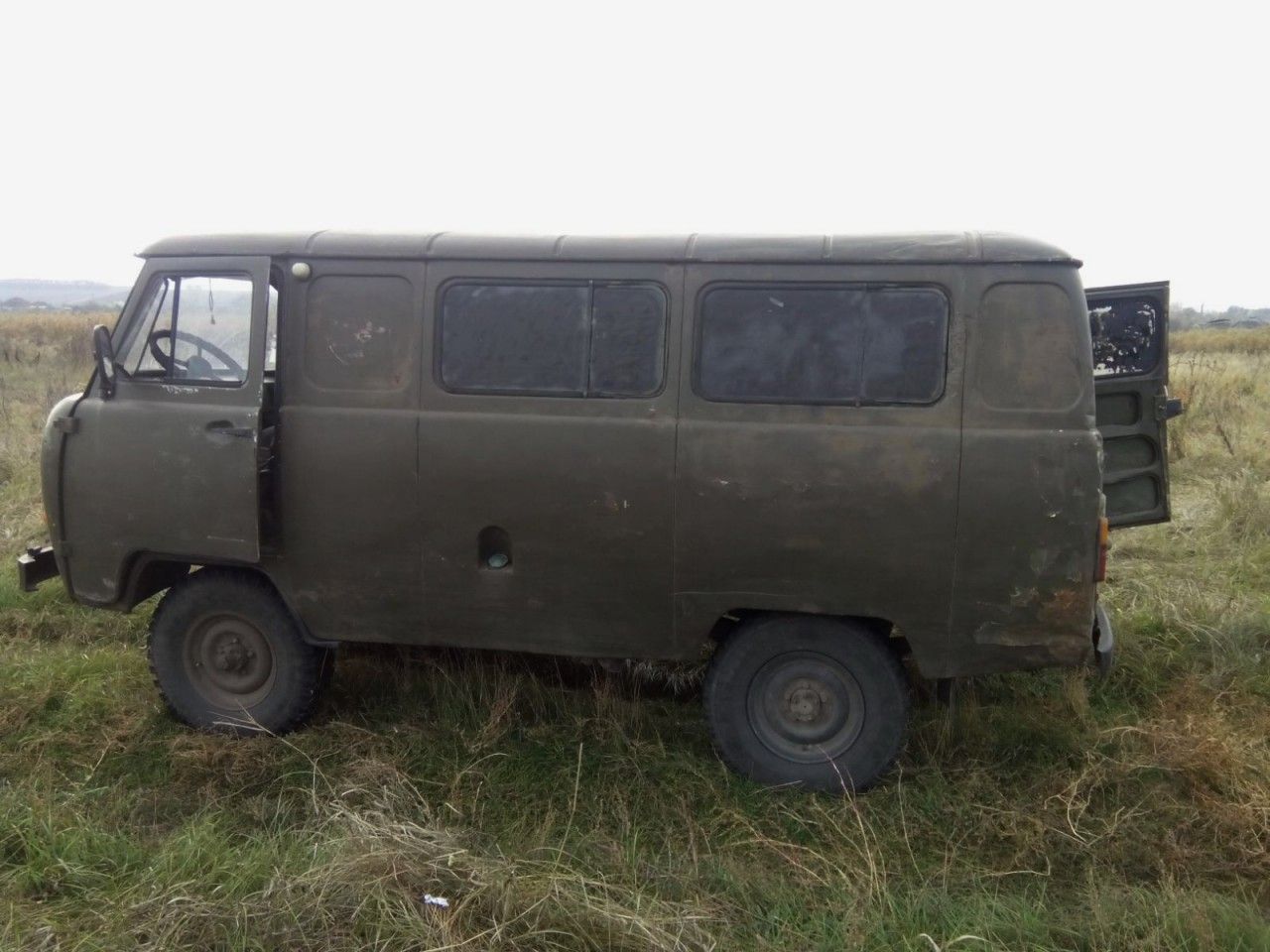 Українець намагався незаконно провезти в Росію 400 кг грецьких горіхів