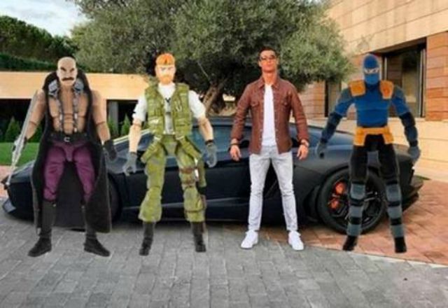 Роналду потролили через фото із крутою машиною - фото 111183