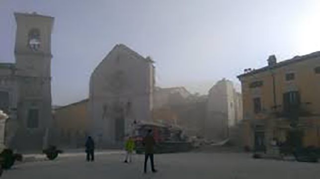З’явились моторошні фото та відео наслідків потужного землетрусу в Італії