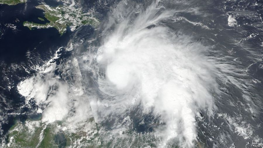 NASA показала ураган Метью з космосу
