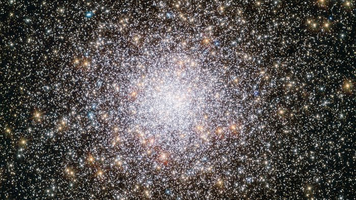 Зоряний кластер NGC 362 - фото 1