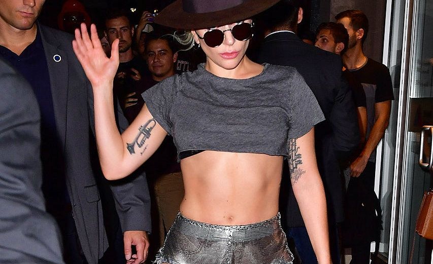 Леді Гага показала вкрай відверті фото