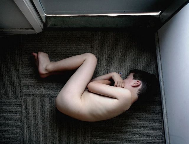 Батько-фотограф знімає таємничий світ, у якому живе його син-аутист: фото
 - фото 110872