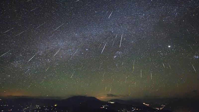 Українці побачать дивовижний зорепад Оріоніди: коли дивитися
