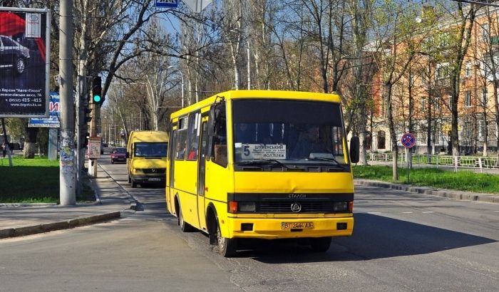 Ексгібіціоніст "виступив" у херсонському автобусі