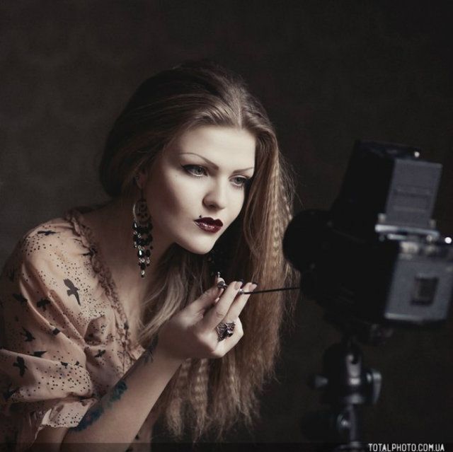 Українка підкорила мережу дивовижними прикрасами з мінералів