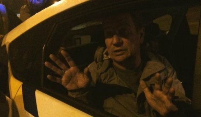 Скажений чоловік роз'їжджав по місту на поліцейському авто