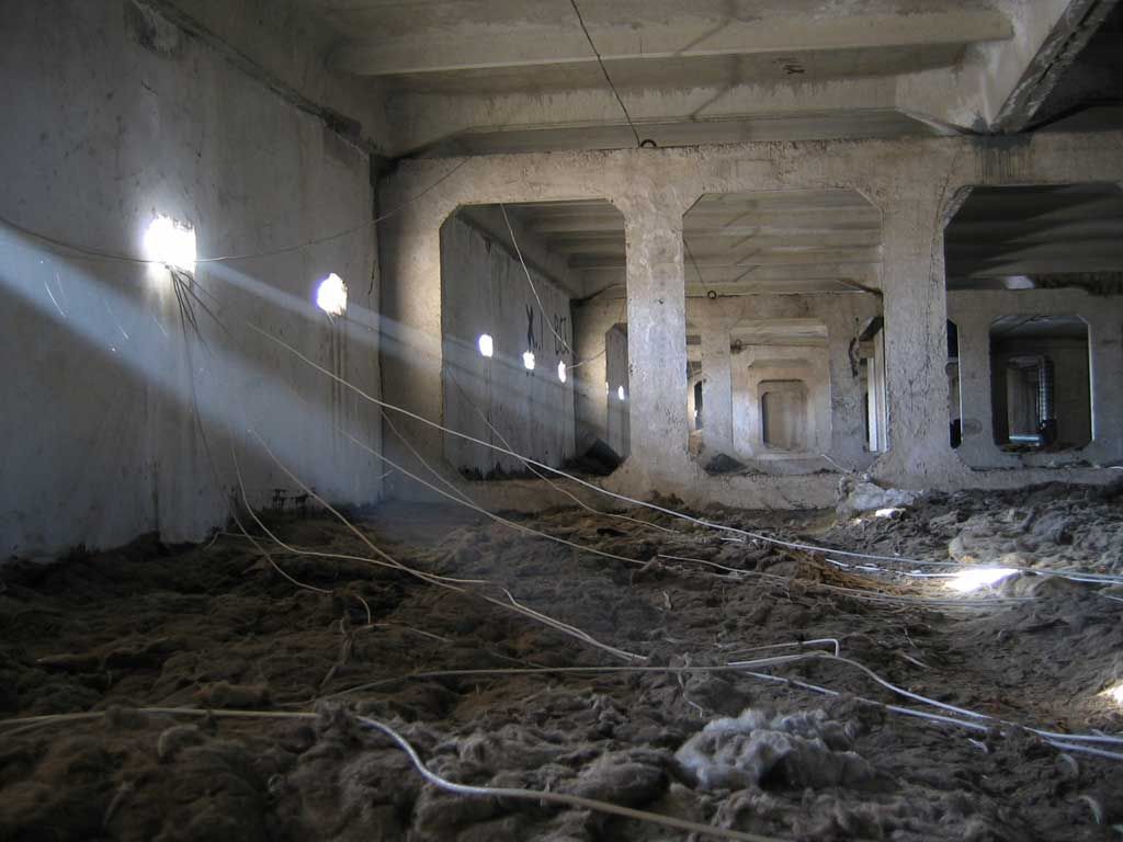 Бразилець протягом 20-ти років тримав у підвалі сина