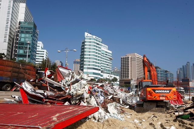 У Південній Кореї стався страшний тайфун: фото наслідків- фото 108259