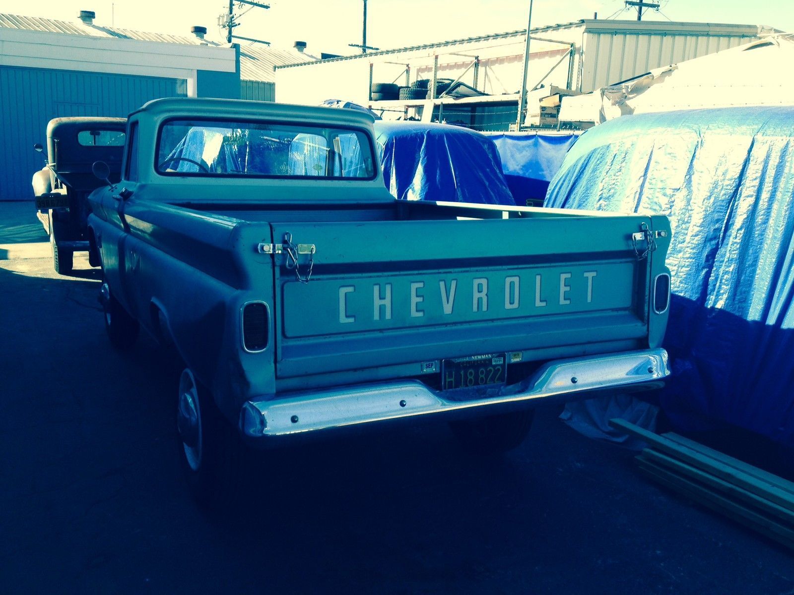 У Каліфорнії пікап приземлився на натовп людей