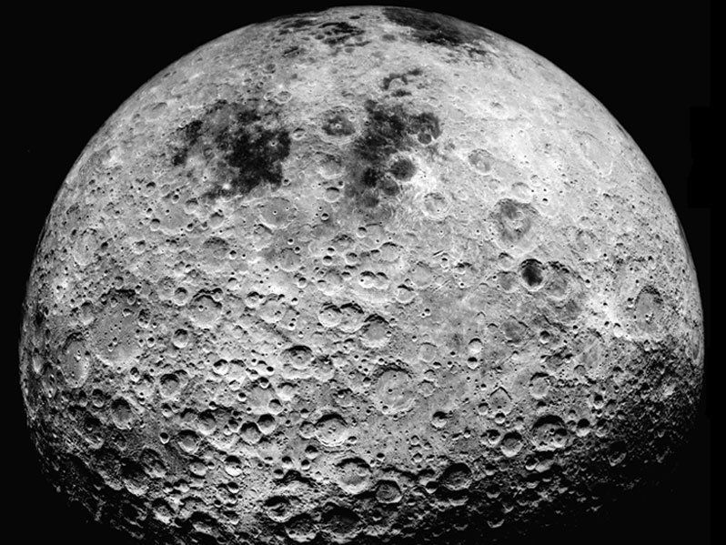 Вчені з'ясували, звідки на Місяці з'явився загадковий об'єкт