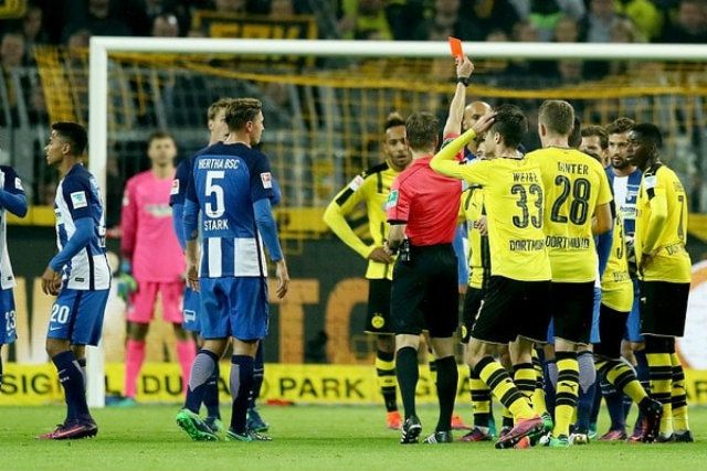 Нахабний вчинок німецького футболіста обурив соцмережі