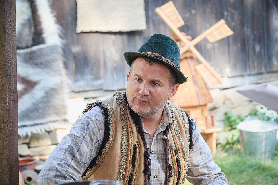 Популярний український телеведучий розвеселив мережу кумедним образом