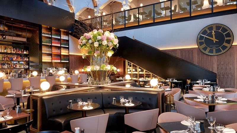 Опубліковані розкішні фото найкрасивішого ресторану у світі