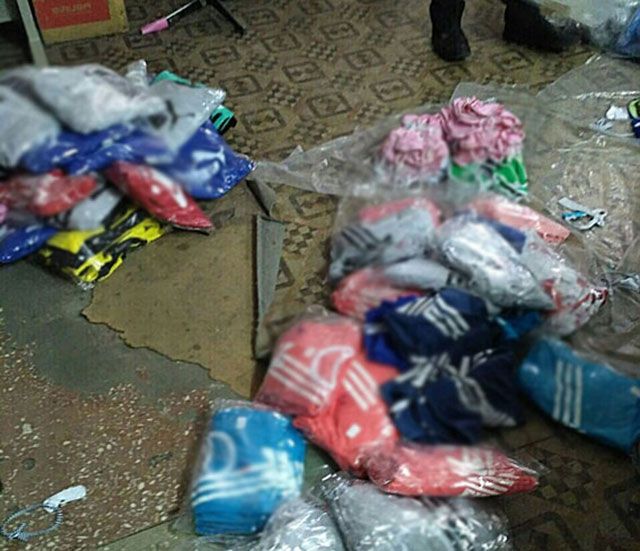 У Горішніх Плавнях підпільно шили Adibas на 2 мільйони - фото 108198