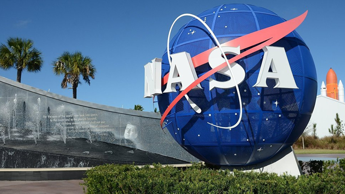 NASA припиняє співпрацю з Роскосмосом - фото 1