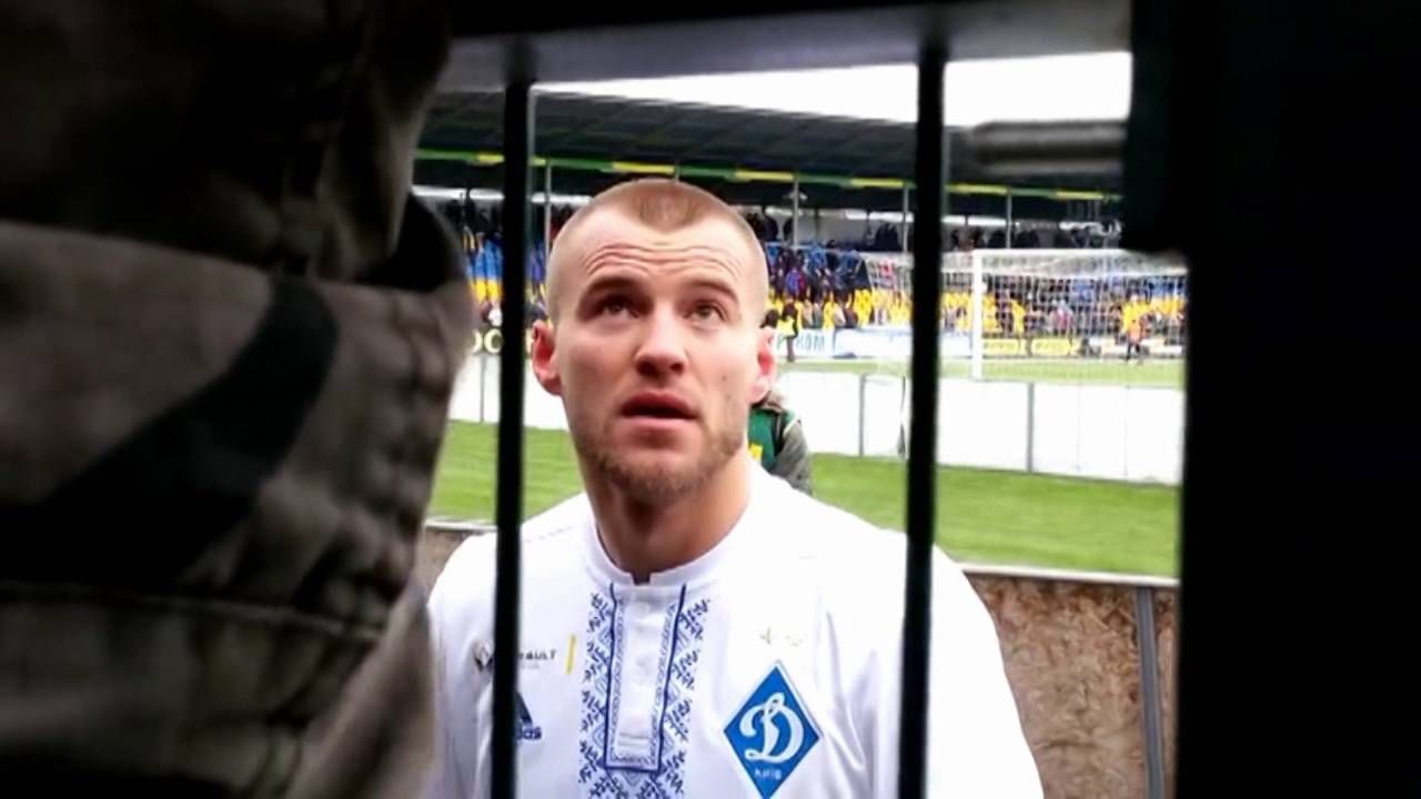 Ярмоленко після матчу поматюкався із фанатами