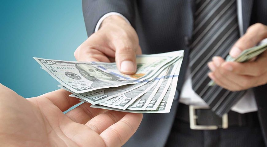 Чи варто українцям тішитися підвищенню мінімальної зарплати